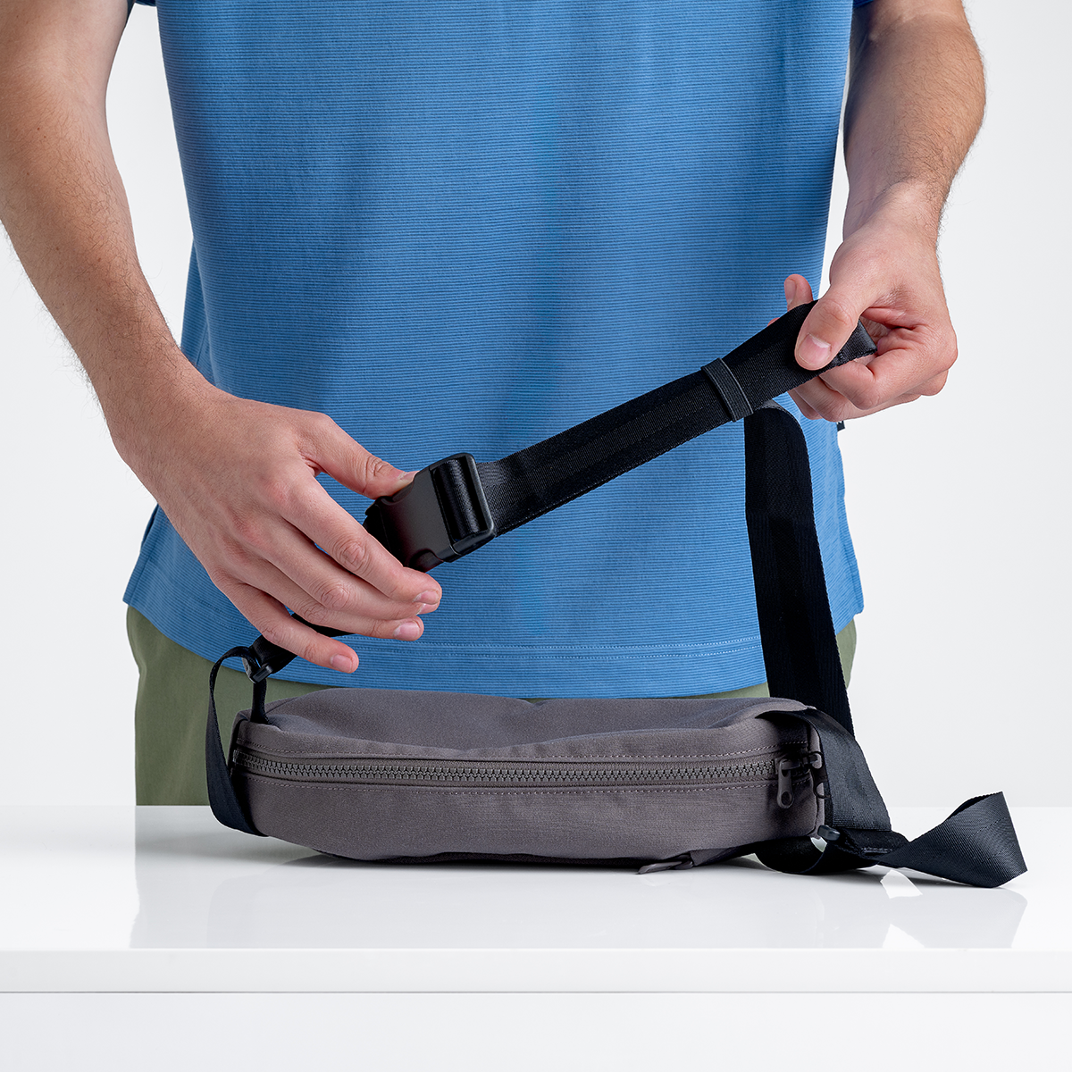 Monda Crossbody Bag — Falcon Grey